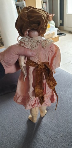 POUPEE ANCIENNE TETE PORCELAINE ALLEMANDE 1900 OLD DOLL 43 CM VETEMENTS D EPOQUE - Foto 12 di 12