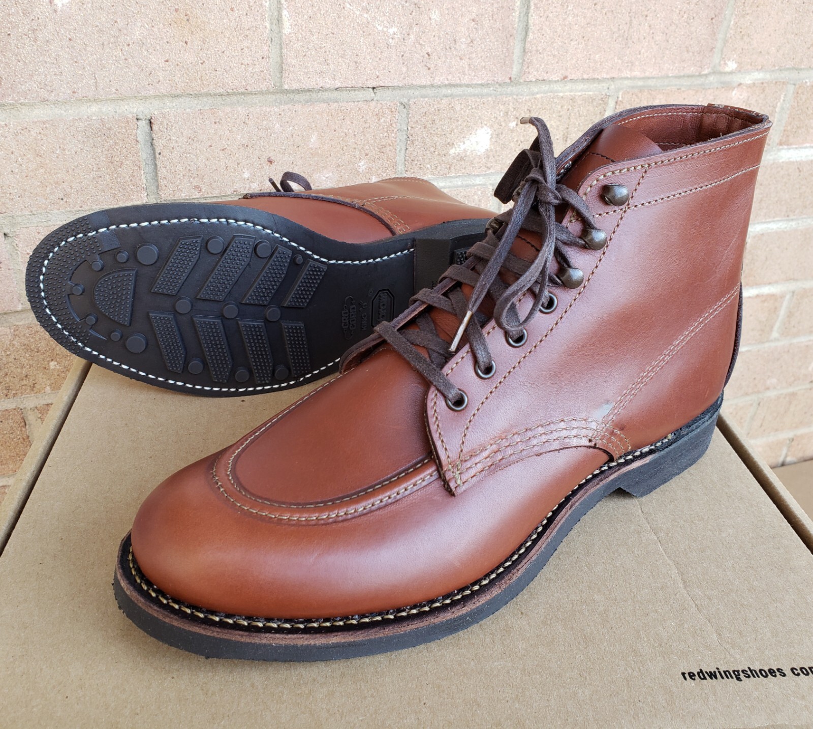 Red Wing 8076 Heritage Japanese Exclusive "Outing Boot" Vibram Iron Ranger  9.5D image 2