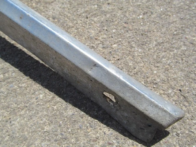 Mercury Comet Montego 1968 moldura de apertura de rueda delantera izquierda Foto 2 de 4