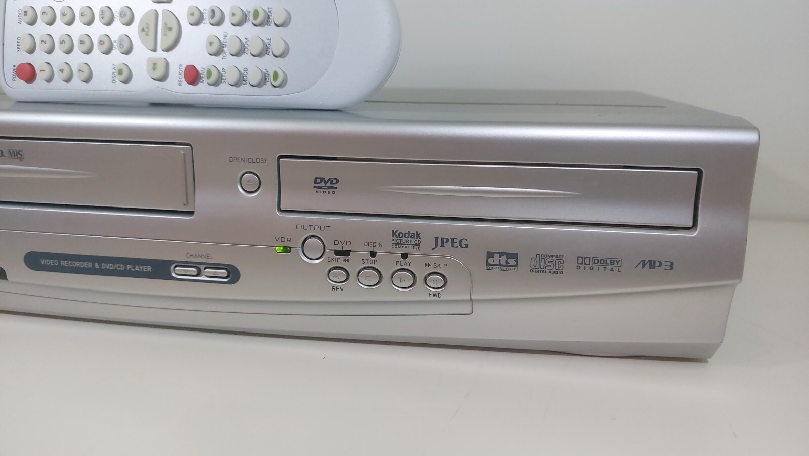 VIDEOREGISTRATORE COMBINATO DVD/VHS FUNAI DPVR7530 LETTORE VCR