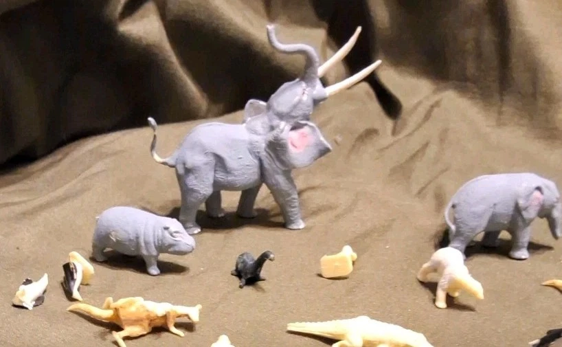 Airfix Zoo Animals HO lote mixto mono elefante hipopótamo león oso caimán pingüino Foto 2 de 4