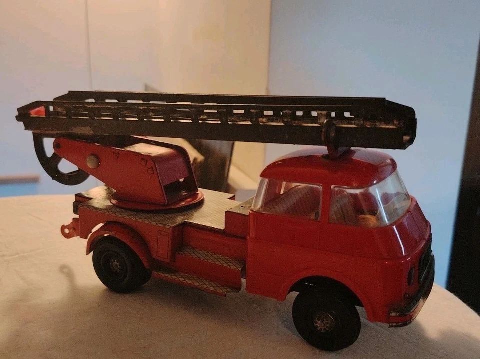 Raro CAMION DEI POMPIERI DI LATTA - MS GDR- tintoy - 29 cm - Immagine 3 di 4