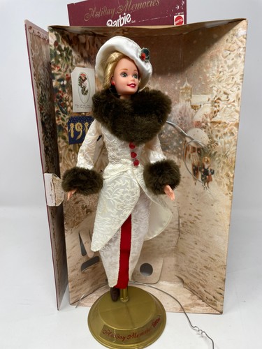 Barbie Holiday Christmas Hallmark Holiday Memories - Picture 3 of 4