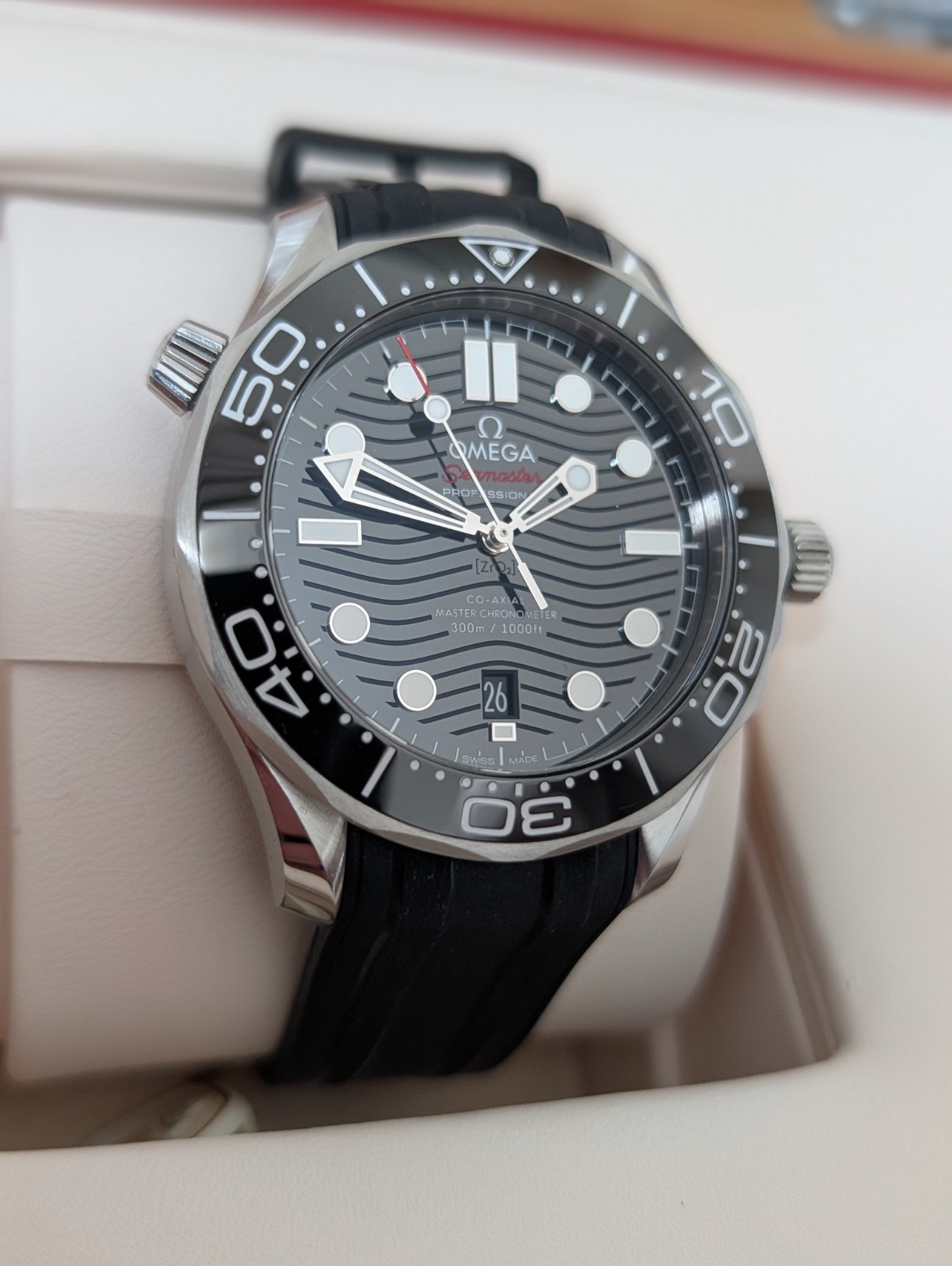 OMEGA Seamaster Diver BNWT 05.08