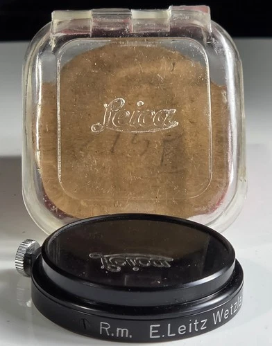 Vintage Leica 39mm R.m. Magenta Screw-In Filter E. Leitz Wetzlar w/Original Case