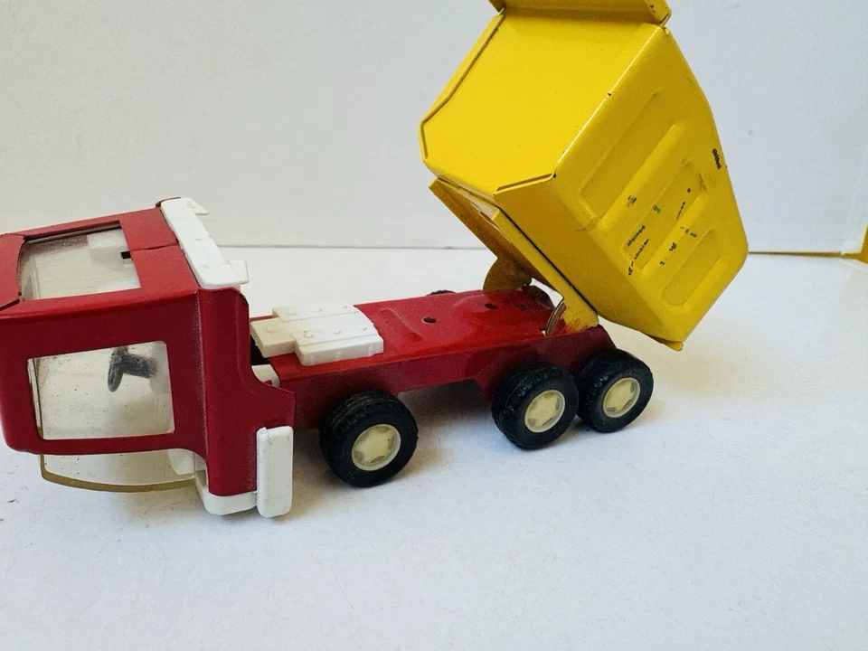 Mini camión volquete Tri-ang Triangle de colección - Hecho en Inglaterra como Tonka  Foto 3 de 4