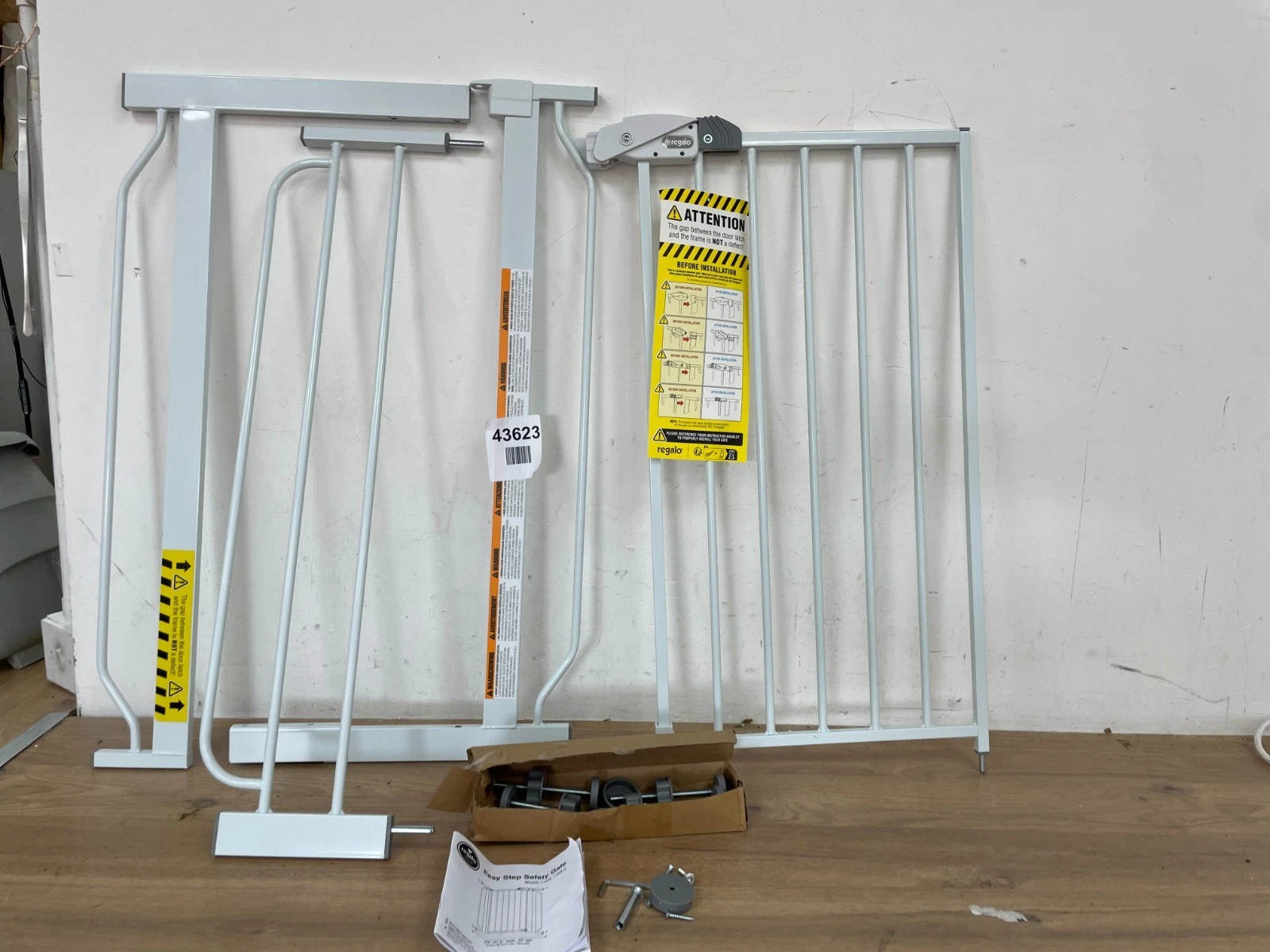REGALO EASY STEP SAFETY GATE METAL WALK-THROUGH MODEL 1160E DS WHITE