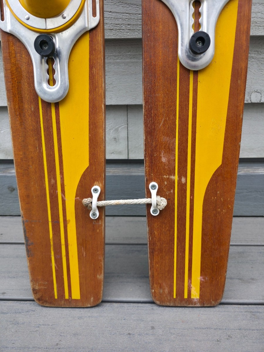 VINTAGE Wooden Waterskis Water Skis Yellow NASH TRAINERS Measures