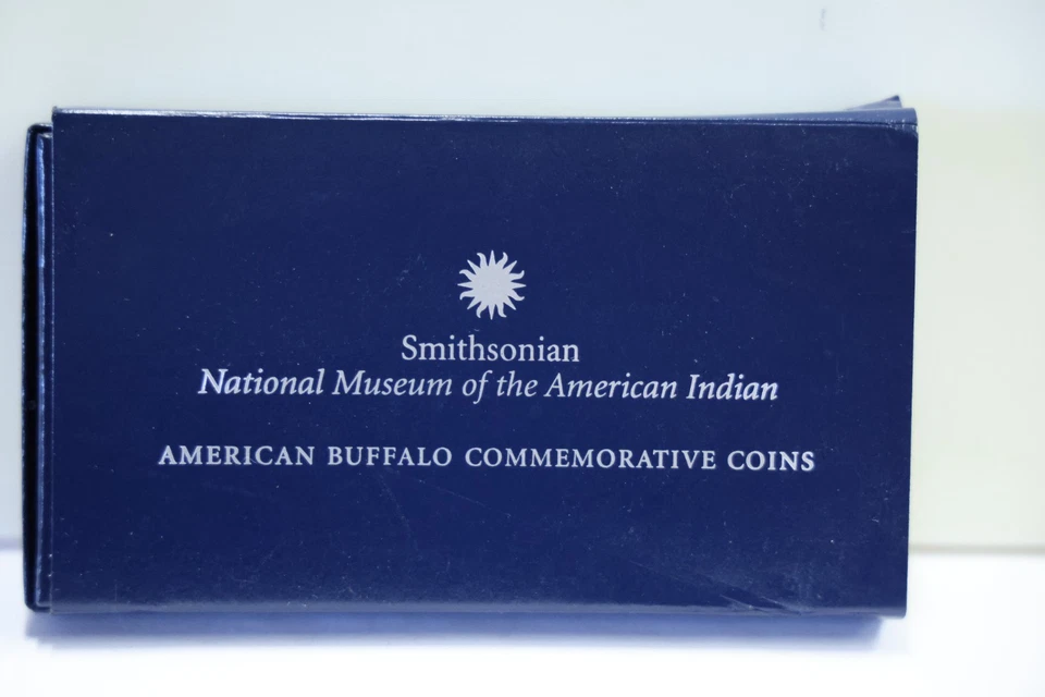 2001 US  Smithsonian Buffalo Commemorative Proof & Unc  Silver Coin Set - Image 3 of 4