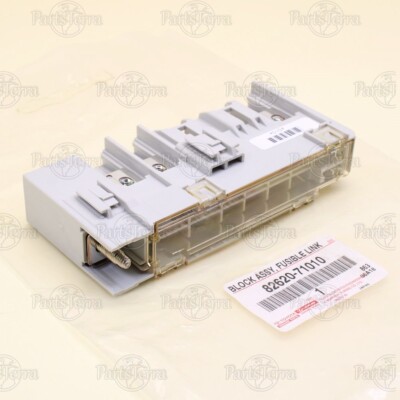 2009-2011 Toyota Hilux Fusible Link Block Assembly | 82620