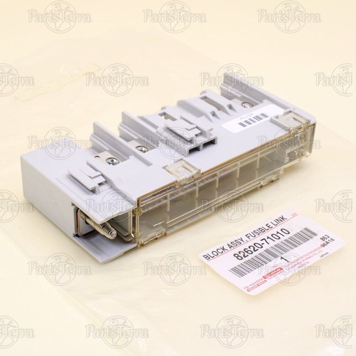 New Genuine OEM Toyota 2004 - 2023 HILUX Fusible Link Block Assembly 82620-71010 - Picture 2 of 8