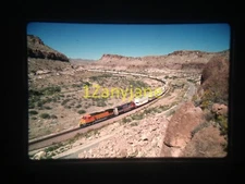 4H08 TRAIN SLIDE Railroad 35MM Photo BNSF 739W KINGMAN AZ 10-12-97