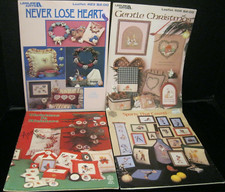 LOT OF 4 CROSS STITCH LEAFLETS LEISURE ARTS  GLORIA AND PAT CHRISTMAS MINIATURE