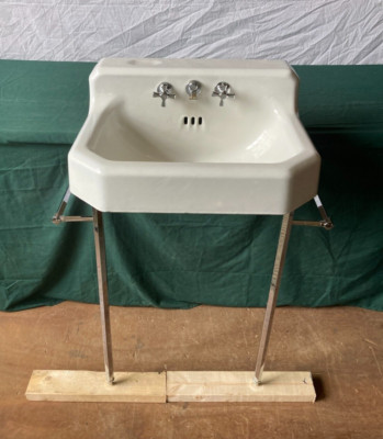 Sinks - Vintage Cast Iron Sink