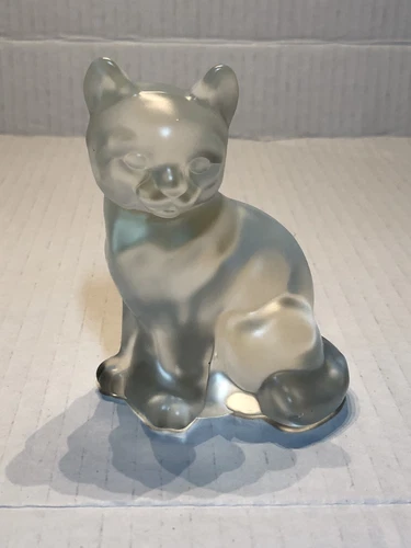 FENTON Frosted  Glass Cat 3.5" Cute Figure Collectable