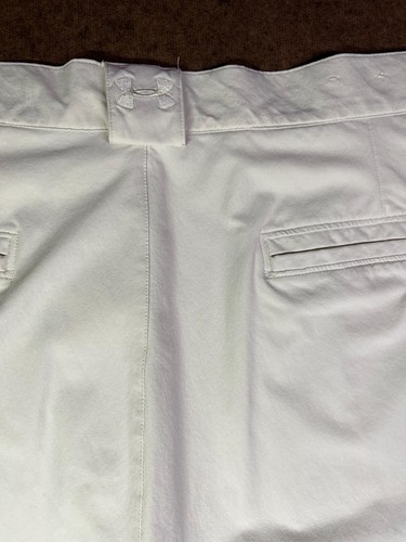 UA Under Armour Men's 42 Cream Performance Shorts 8.5" Inseam - Picture 9 of 9
