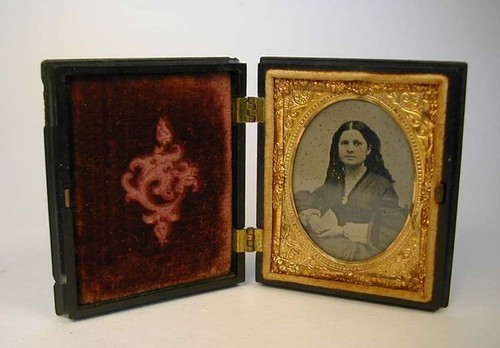 Antique Ambrotype Photograph Portrait Young Woman 1800’s Victorian Union Case - Picture 2 of 7