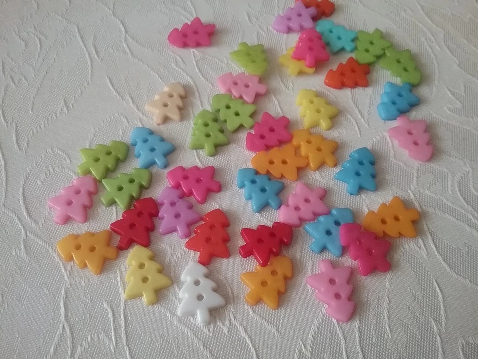 Knöpfe, Tannenbäumchen,(K202),mehrfarbig, Kunststoff, 40 Stück, 15 X 12mm - Bild 2 von 4
