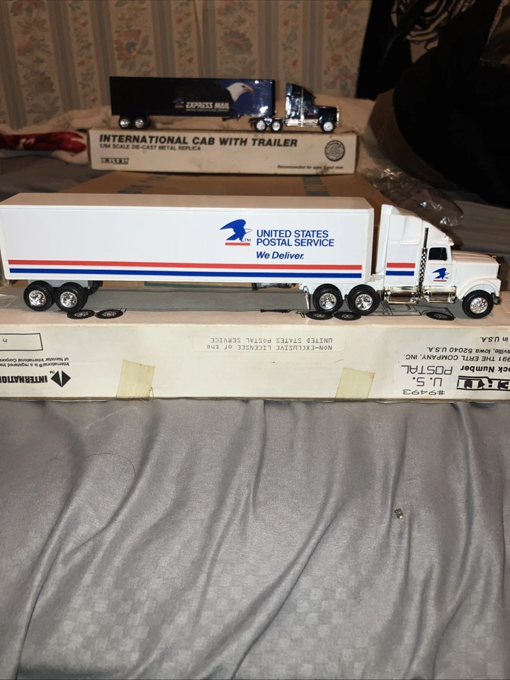 Lot Of 3 Mint & 1 Broken ERTL INTERNATIONAL CAB WITH TRAILER U.S. POSTAL SERVICE - Image 4 of 4