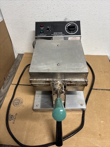Gold Medal Four Round Belgian Waffle Baker - Model 5025 #2i4