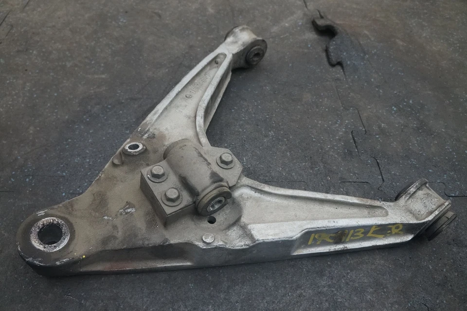 Brazo de control inferior izquierdo suspensión trasera 4709325 OEM Dodge Viper 1996-2002 Foto 2 de 4