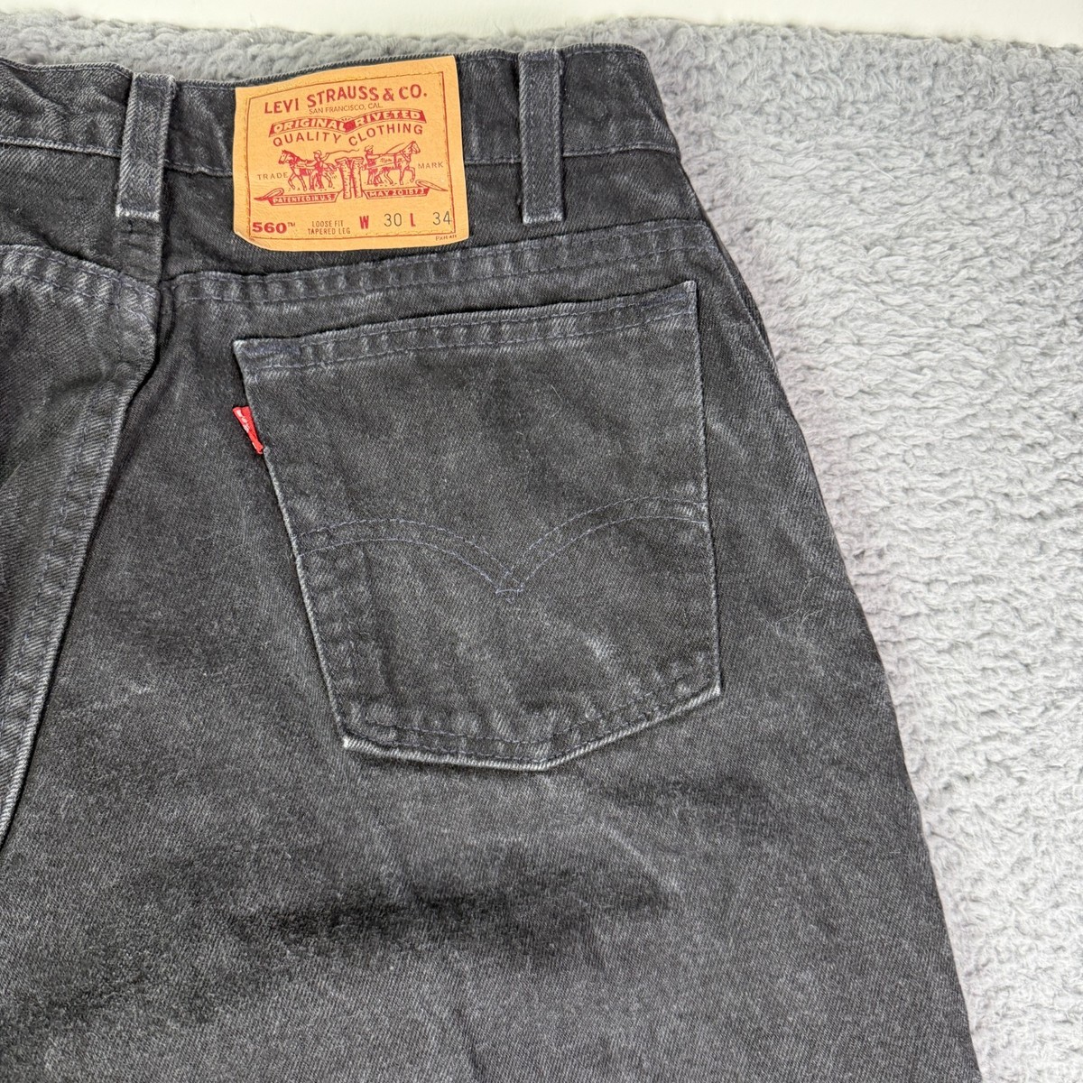 Vintage Levis 560 Jeans Mens 30x34 Black 90s Loose Tapered Made In