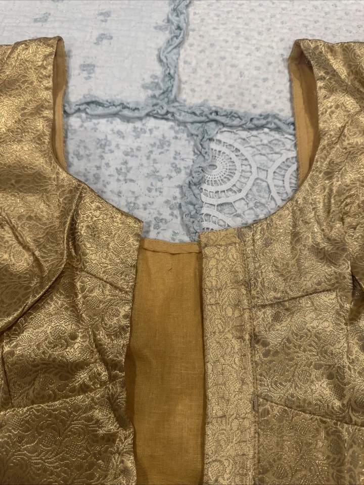 Nueva Blusa Para Sari Muy Hermosa Color Dorado En Tela Kimkhab, Talla Grande Foto 3 de 4