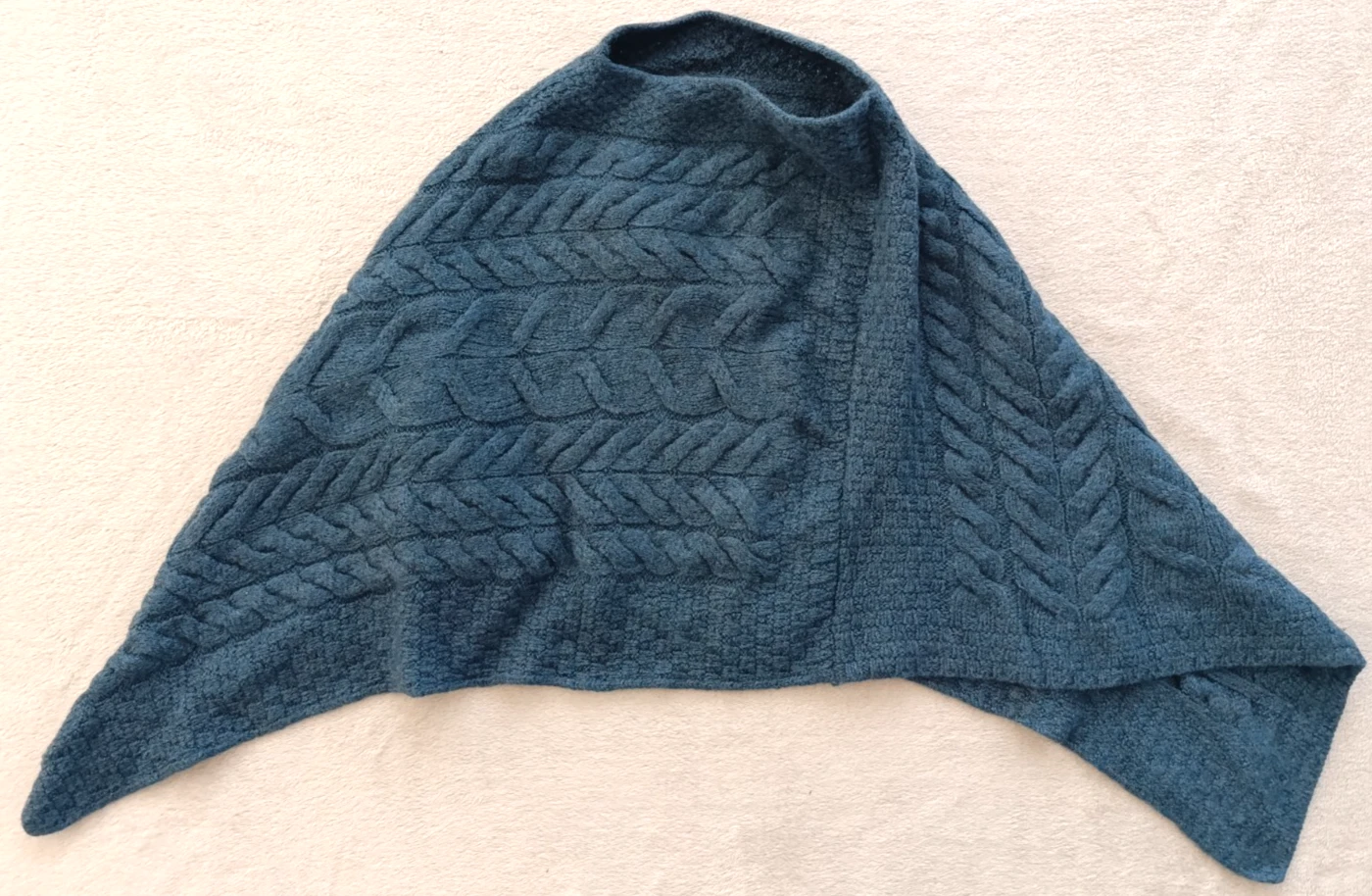 Aran womens Blue Super Soft Merino Irish Cable Knit Poncho Sweater One size