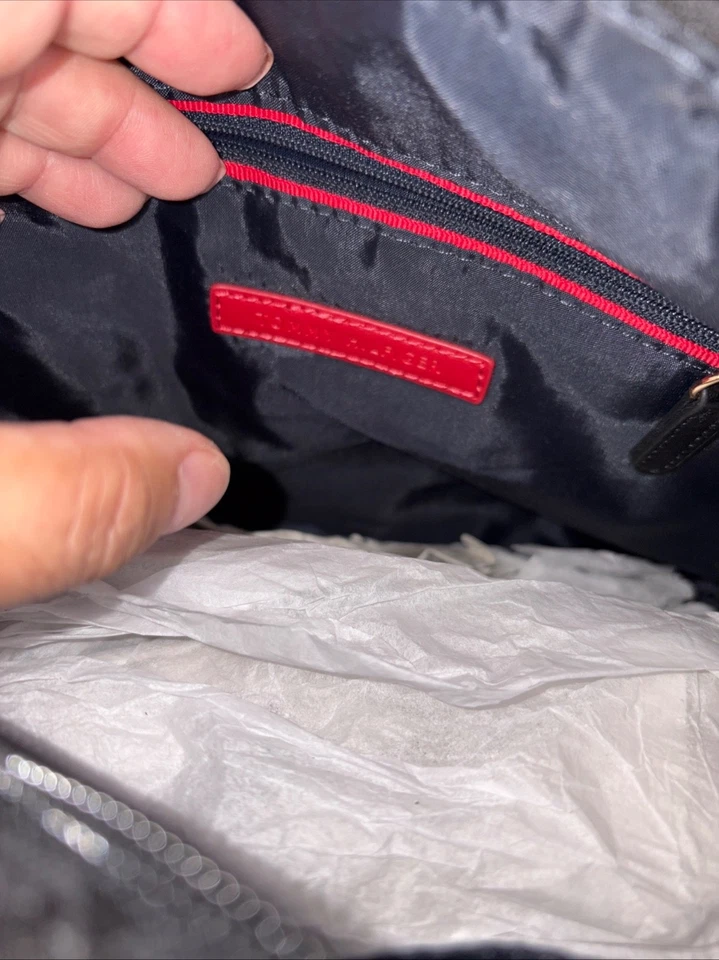 Tommy Hilfiger Women's Hand Bag black logo - Image 3 of 4