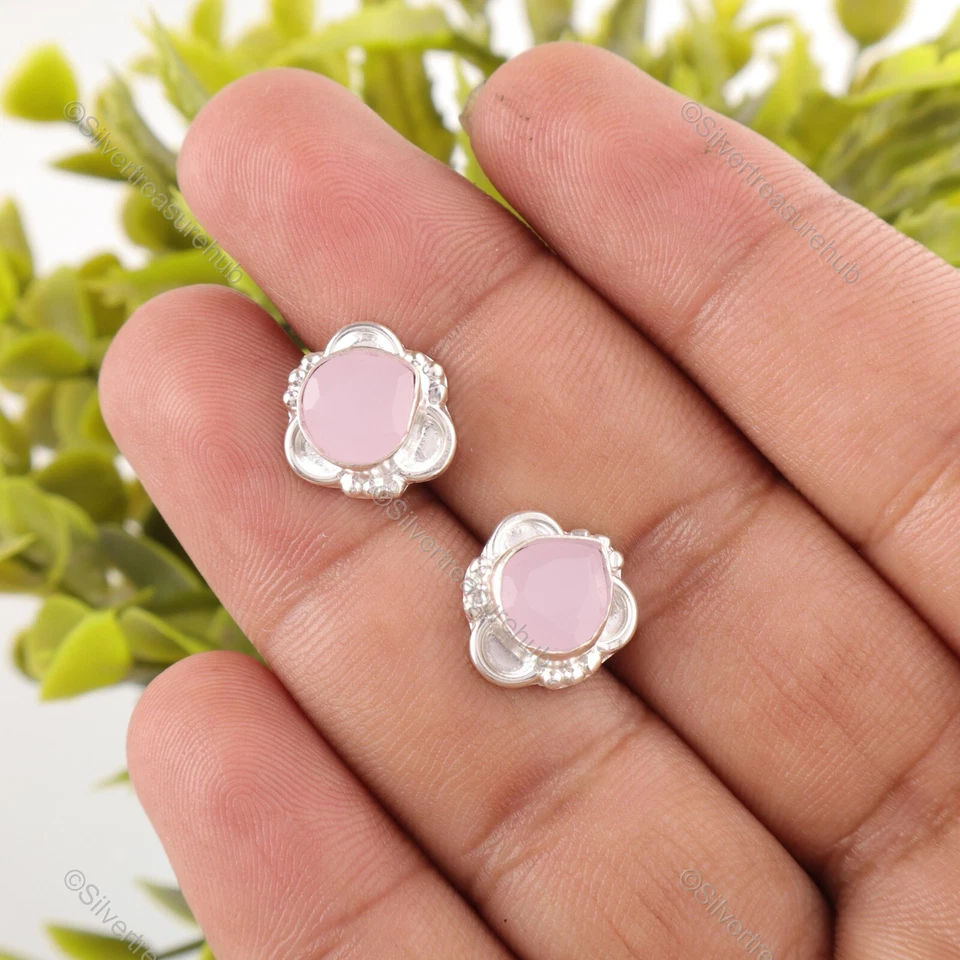 Серьги-гвоздики из чистого серебра с камнем халцедоном в виде сердца - Изображение 3 из 4