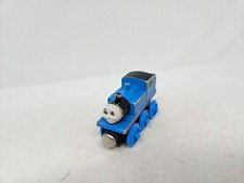 Thomas  Friends Wooden Railway Thomas Flat Magnet Staple 92-93 V2 Train Tank