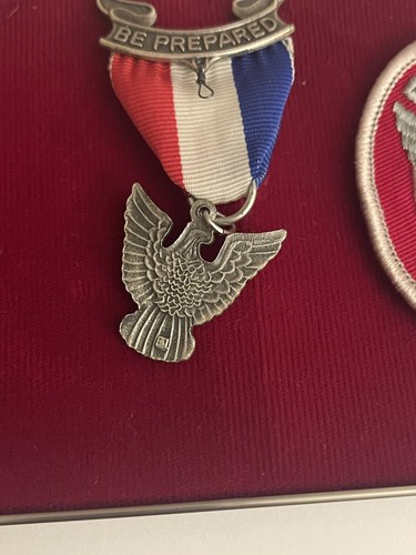 Vintage Eagle Scout Presentation Kit Medal Patch Boy BSA Insignia Uniform - Picture 6 of 7