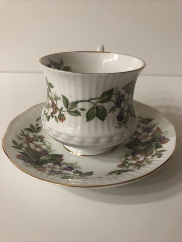 QUEENS ROSINA Teacup & Saucer WILD FLOWERS Made In England Pre Owned - Picture 5 of 12