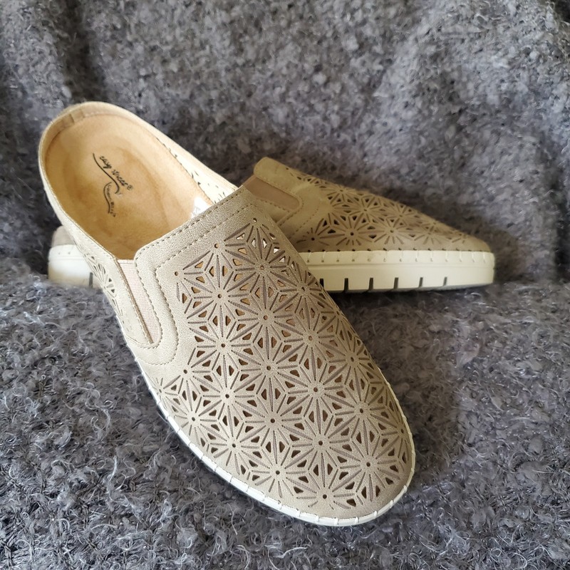 Easy St. Comfort Wave taupe padded mules 9M
