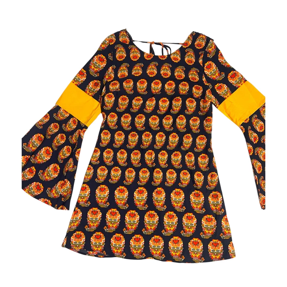 Mini Vestido Gianni Bini GB Manga Campana Cambio Mediano Boho Retro Estampado Espalda Abierta  Foto 2 de 4