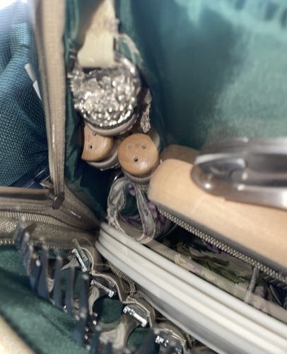 Deluxe Picnic Backpack with Service for Four - Picture 4 of 10