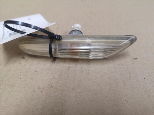 BMW 5 E60 Kotflügelblinker vorne rechts 71657421 3.00 Diesel 2008 28688759