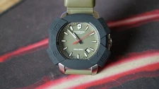 Victorinox INOX 241683 Swiss Army Green Khaki case 44mm Bumper date at 4.30