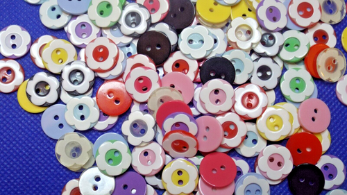 100 12.5mm Resin Flower Buttons Mixed Colours Baby Knitting Crafts Scrapbooking - Picture 8 of 13