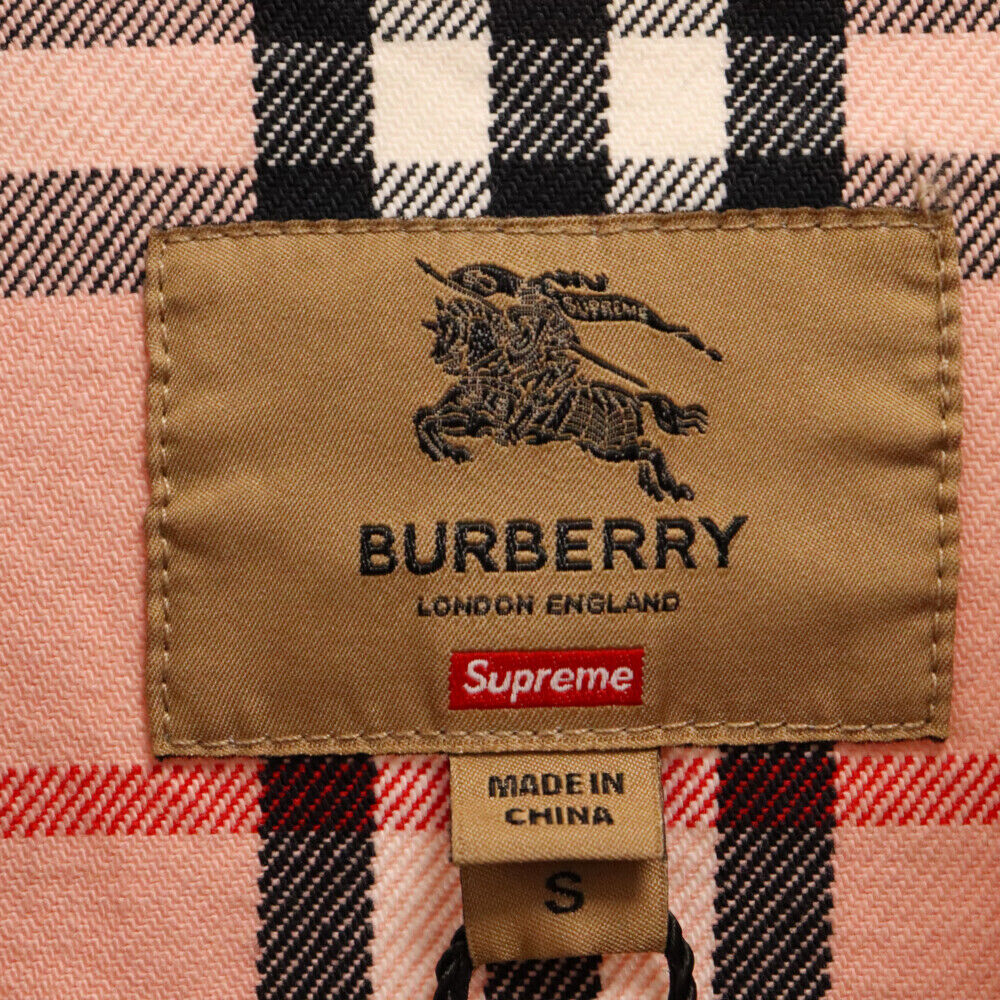 SUPREME 22SS Burberry Denim Trucker Jacket Denim Trucker SUPREME 22SS Burberry Denim Trucker Jacket Denim Trucker