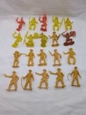 Lot Of 20 Vintage Cowboy Vs Indian Plastic Toy Soldiers 2" Orange Yellow Tan