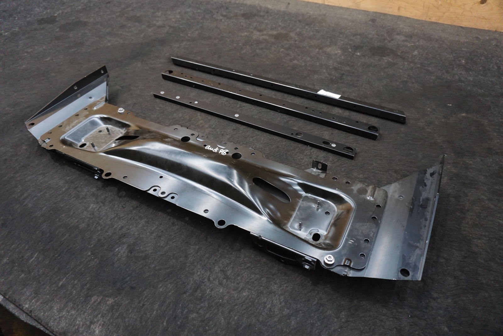 Set 4 Rear Carrier Boot Rack Support OEM 4S8813335C Audi R8 GT4 4S 2016-18