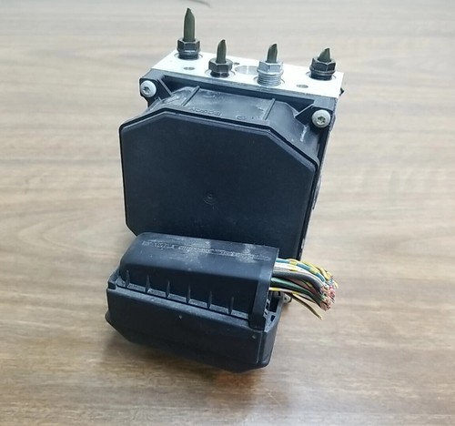 2001-2005 BMW 325xi 330xi E46 ABS Anti-Lock Brake Pump Module OEM. 34516762113 - Picture 3 of 9