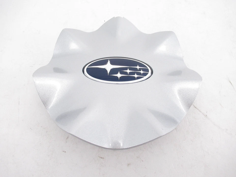 Cubierta de rueda de tapacubos central plateada Tribeca 2006-14 original OEM Subaru 28821XA020 Foto 3 de 4