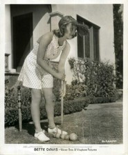 BETTE DAVIS - ORIGINAL 10x8 WARNER BROS CROQUET PORTRAIT #BD.PUB.A597