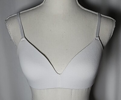 Excellent Condition H&M Pretty Ribbed Padded Non Wired  Bra White 34B