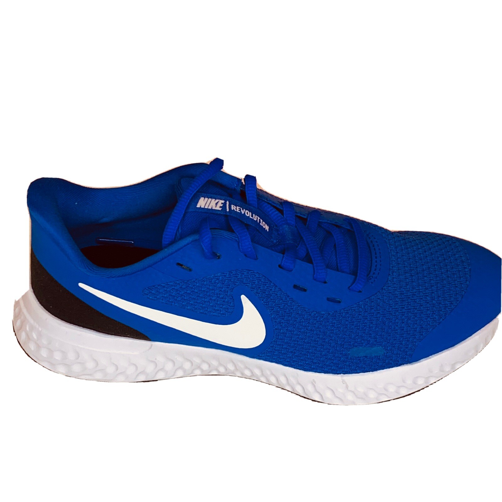 nike revolu