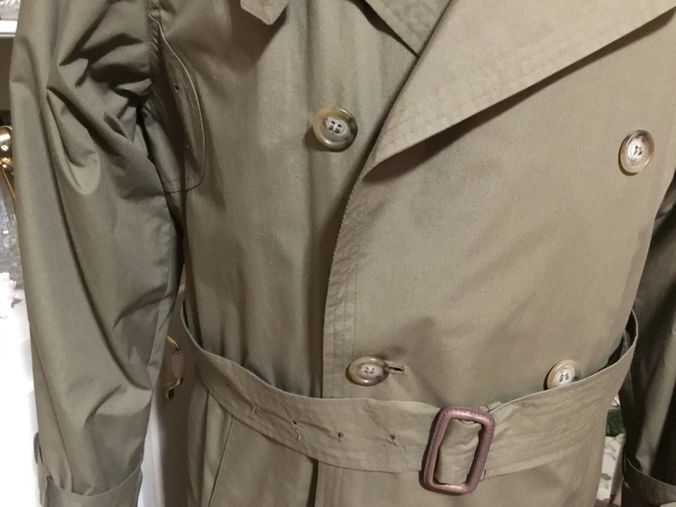 Men's Handsome Vintage London Fog Olive Green Trench Coat Overcoat 38R - Image 3 of 4