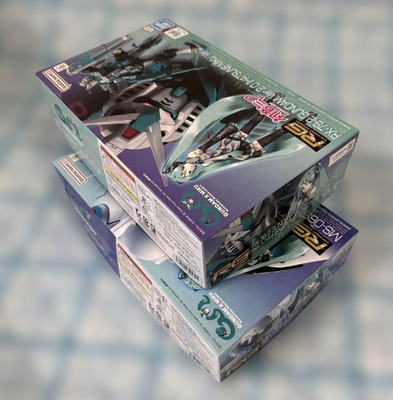 RG 1/144 RX-78-2 Gundam RG 1/144 MS-06S Zaku II Hatsune Miku Ver