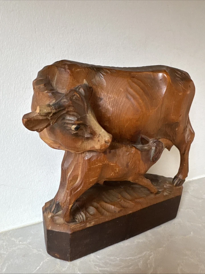 Escultura artística vintage de madera de vaca y becerro tallada a mano decoración interior Foto 2 de 4